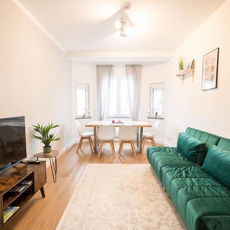 Peter Apartments - Wohnung 90Qm, 3 Schlafzimmer, Kueche, Wohnzimmer, Balkon, Netflix 富尔达 外观 照片