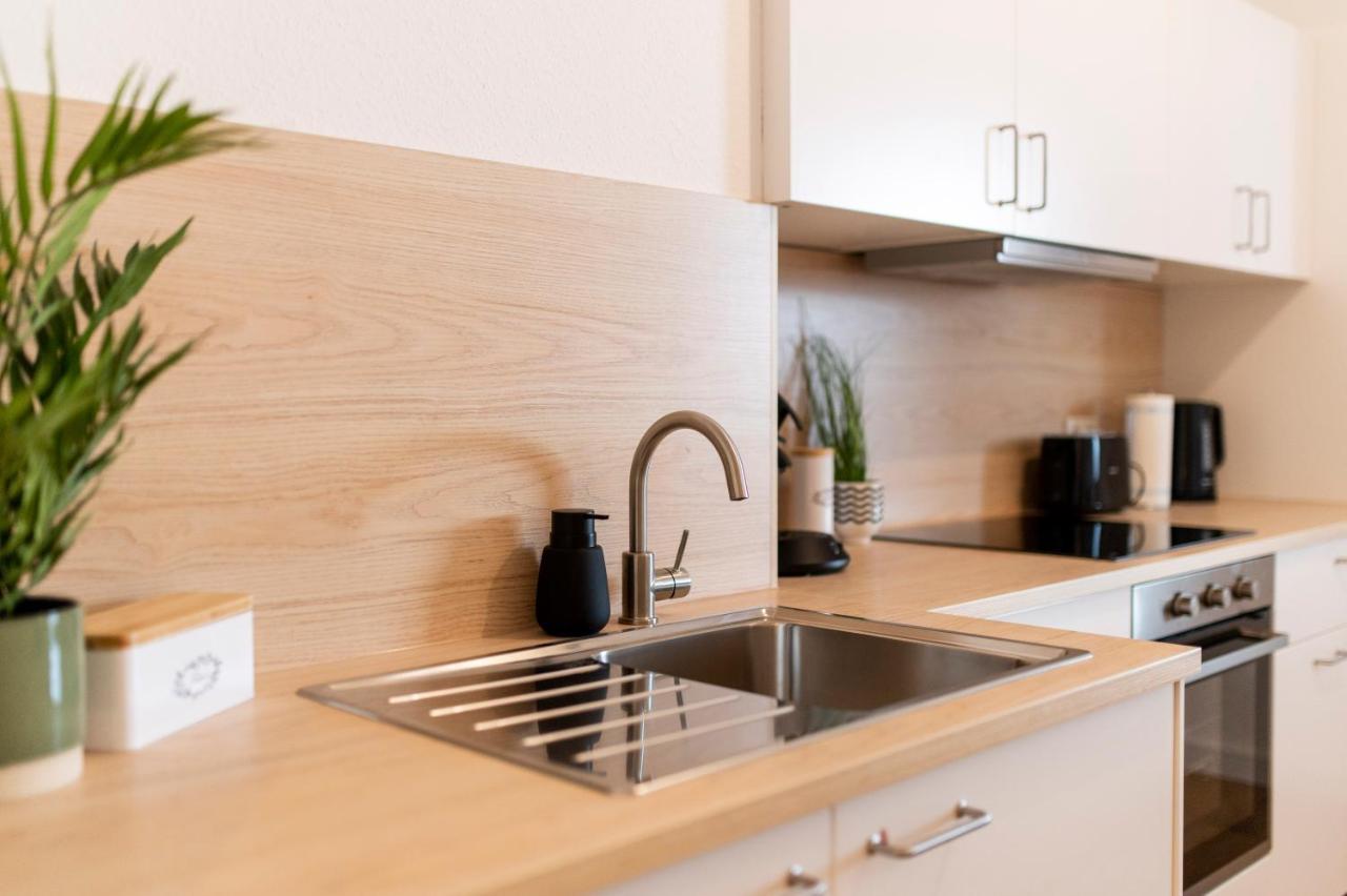 Peter Apartments - Wohnung 90Qm, 3 Schlafzimmer, Kueche, Wohnzimmer, Balkon, Netflix 富尔达 外观 照片