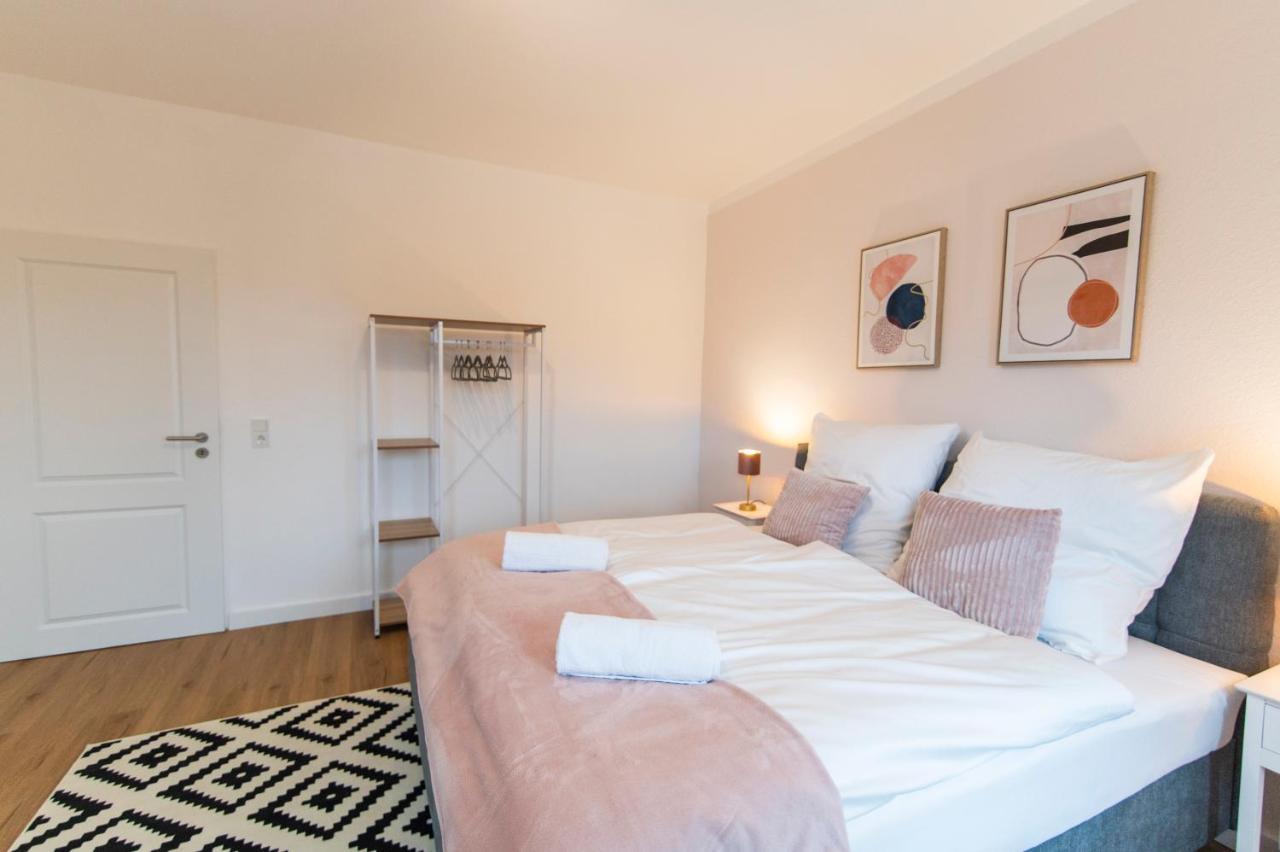 Peter Apartments - Wohnung 90Qm, 3 Schlafzimmer, Kueche, Wohnzimmer, Balkon, Netflix 富尔达 外观 照片