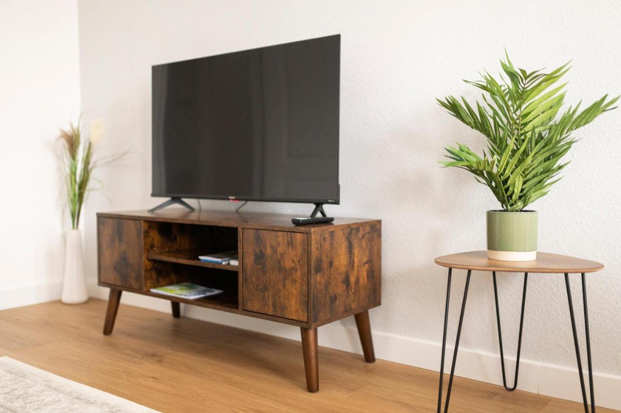 Peter Apartments - Wohnung 90Qm, 3 Schlafzimmer, Kueche, Wohnzimmer, Balkon, Netflix 富尔达 外观 照片